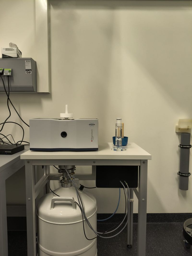 Niedrigtemperaturmessung im ESR-Labor