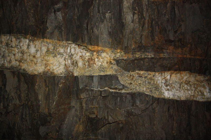 Mineralized quartz veins (~20 cm thick), Panasqueira Mine, Portugal